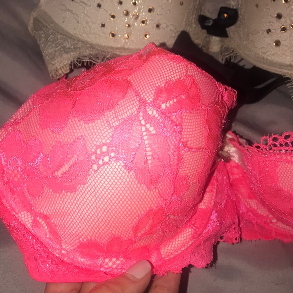 Victoria Secret bra like new! - Picture 3 of 4